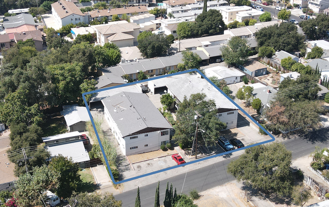 10039-10043 Haines Canyon Ave in Tujunga, CA - Building Photo - Building Photo