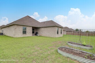 11415 Oak Alley in Gulfport, MS - Foto de edificio - Building Photo