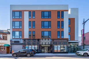 Bayside Square in Bayside, NY - Building Photo