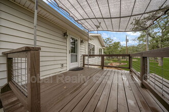 153 Oak Valley Dr in La Vernia, TX - Building Photo - Building Photo