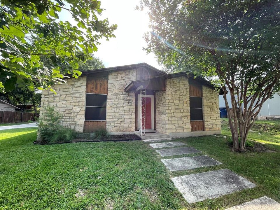 3101 Matador Dr in Austin, TX - Building Photo