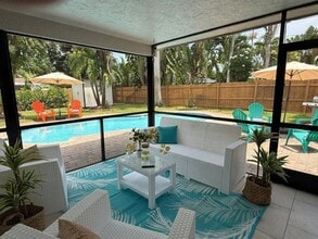 721 NW 36th St in Oakland Park, FL - Building Photo - Building Photo