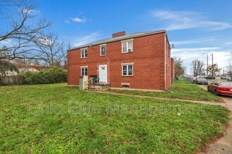 209 N James Rd in Columbus, OH - Building Photo - Building Photo