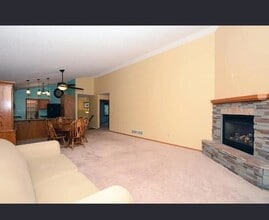 5740 Willow Trail in Shoreview, MN - Building Photo - Building Photo