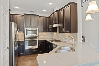 506 Hummingbird Ln in Austin, TX - Building Photo - Building Photo