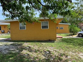 240 NW 12th St in Pompano Beach, FL - Building Photo - Building Photo