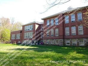 Slateridge Apartments in Whiteford, MD - Foto de edificio - Building Photo
