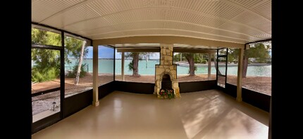 3217 Higel Ave in Sarasota, FL - Foto de edificio - Building Photo