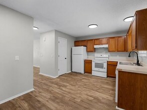3301 SW Victoria Pl in Bentonville, AR - Building Photo - Building Photo