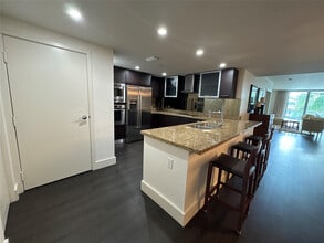 9400 W Bay Harbor Dr in Bay Harbor Islands, FL - Building Photo - Building Photo