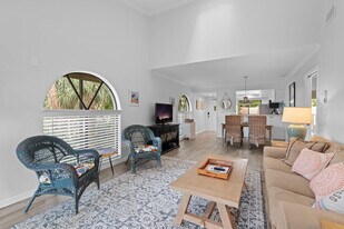 3350 10th St N in Naples, FL - Building Photo