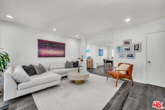 14238 Dickens St in Los Angeles, CA - Building Photo - Building Photo