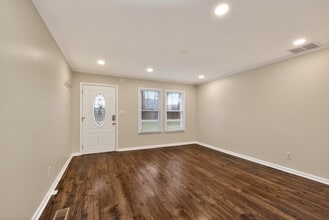 11417 Washington Blvd in Carmel, IN - Foto de edificio - Building Photo