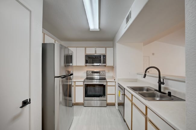 2300 E Silverado Ranch Blvd in Las Vegas, NV - Building Photo - Building Photo