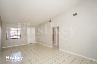 5505 W 27th Ln, Unit 1123-A in Hialeah, FL - Building Photo - Building Photo