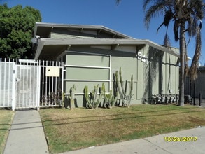 641 W Century Blvd in Los Angeles, CA - Building Photo - Other