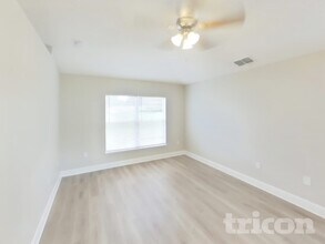 4201 Castle Ave in Spring Hill, FL - Building Photo - Building Photo