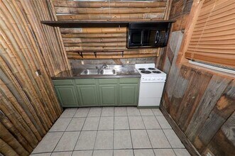 808 W Coffin St in Denison, TX - Building Photo - Building Photo