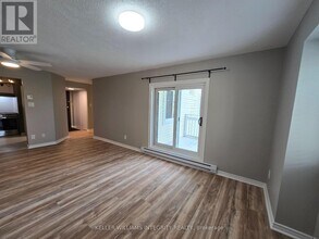 270-270 Lorry Greenberg Dr in Ottawa, ON - Building Photo - Building Photo