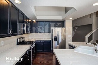 1605 Silver Knoll Ave in Las Vegas, NV - Building Photo - Building Photo