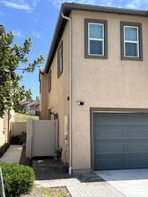 261 Camellia Way in Vista, CA - Building Photo - Building Photo