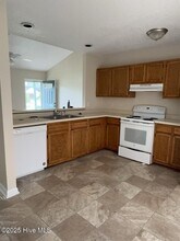 202 Dayrell Dr in Hubert, NC - Building Photo - Building Photo