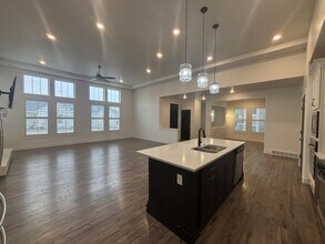 6153 W Poplar View Dr in South Jordan, UT - Building Photo - Building Photo