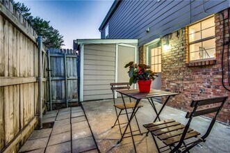 35 Abbey Rd in Euless, TX - Building Photo - Building Photo