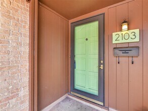 2103 Falcon Hill Dr in Austin, TX - Building Photo - Building Photo