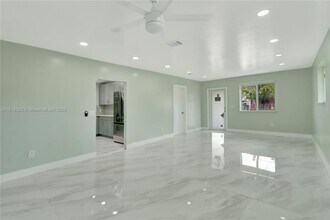 10370 SW 174th Terrace in Miami, FL - Building Photo - Building Photo