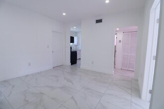 3025 NW 8th Ave in Miami, FL - Building Photo - Building Photo