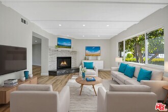 23153 Gonzales Dr in Los Angeles, CA - Building Photo - Building Photo