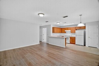 525 Paulling Dr in Leesburg, FL - Building Photo - Building Photo