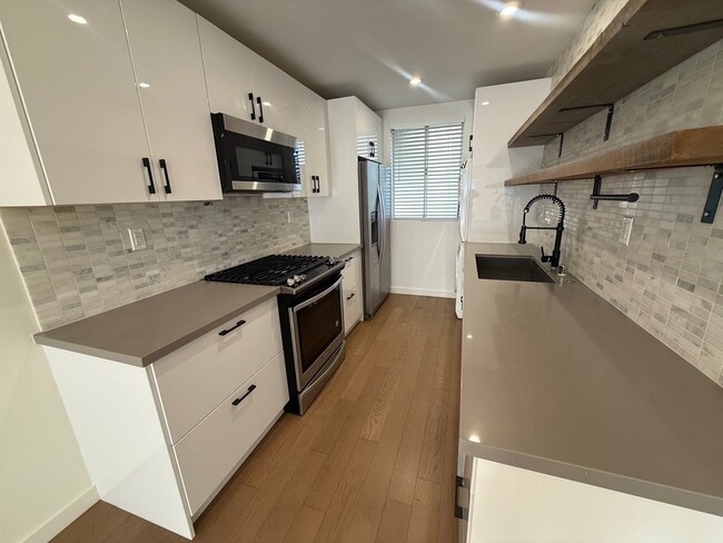 850 2nd St, Unit 304