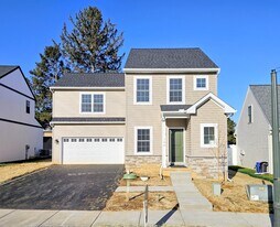 108 Meadows Bnd in Lititz, PA - Building Photo