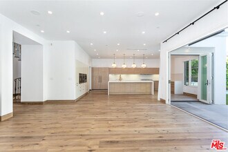 142 N Hamel Dr in Beverly Hills, CA - Building Photo - Building Photo