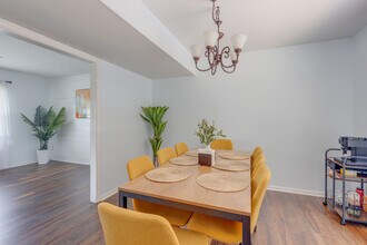 302 Lampros Ct in Hampton, VA - Building Photo - Building Photo