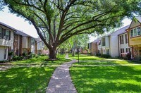 10324 Longmont Dr photo'