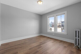 3222 W Grace St in Chicago, IL - Building Photo