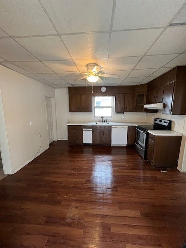 153 W High St in Nesquehoning, PA - Building Photo - Building Photo