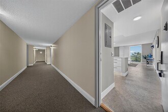 1800 N Andrews Ave in Fort Lauderdale, FL - Building Photo - Building Photo