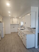 1757 W 103rd St in Los Angeles, CA - Building Photo - Building Photo