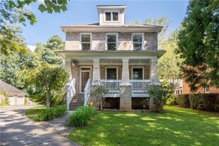 1330 Skyhaven Rd SE in Atlanta, GA - Building Photo