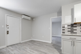 Brand-New 2 Bedroom - Newly Renovated in Richmond, VA - Foto de edificio - Building Photo