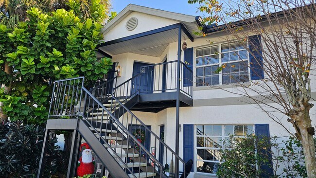 property at 3651 N Goldenrod Rd