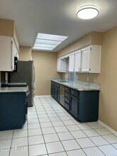 8162 E Nopal Ave in Mesa, AZ - Building Photo - Building Photo