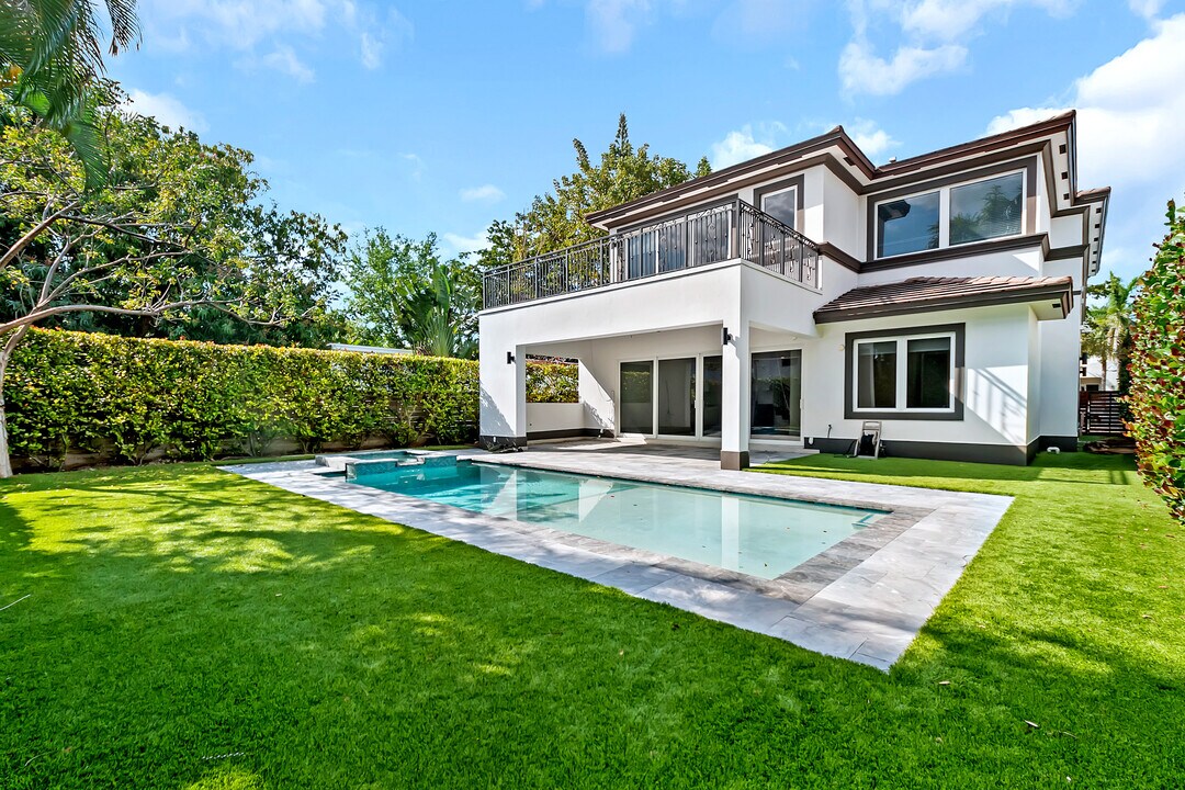 429 SW 23rd Rd in Miami, FL - Building Photo