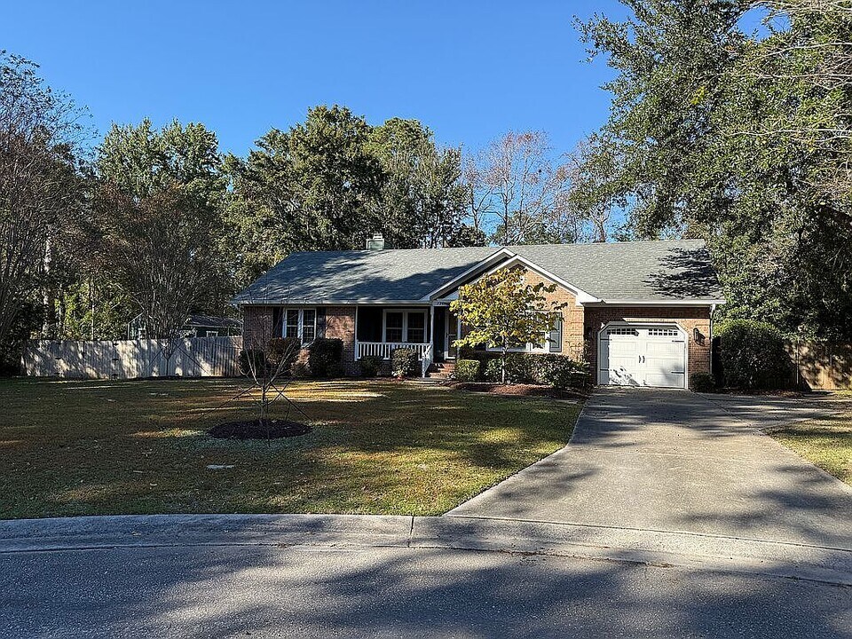 7303 Flintrock Ct in Wilmington, NC - Foto de edificio