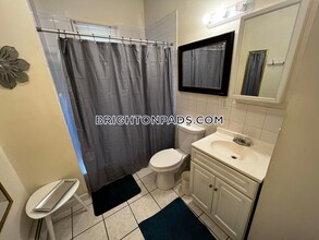 42 Litchfield St, Unit #2 in Boston, MA - Building Photo - Building Photo