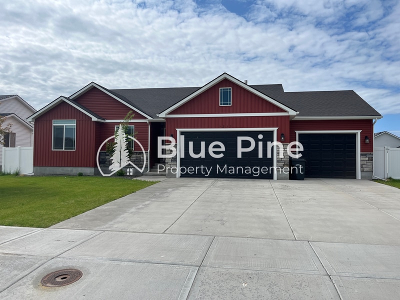 3237 Harlow Dr in Idaho Falls, ID - Building Photo